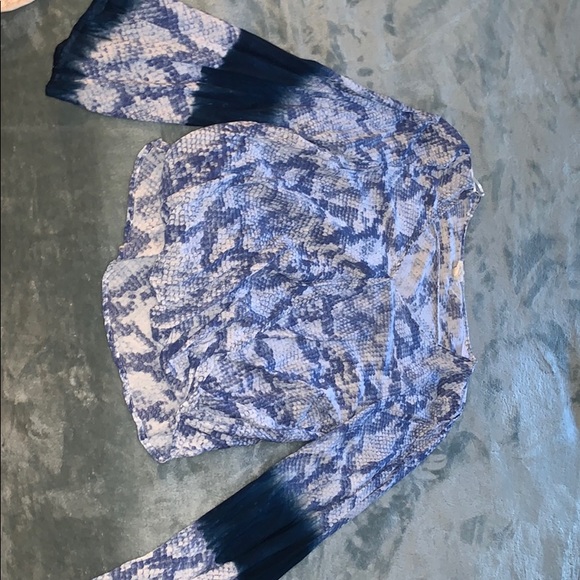 Flowy top! - Picture 2 of 4